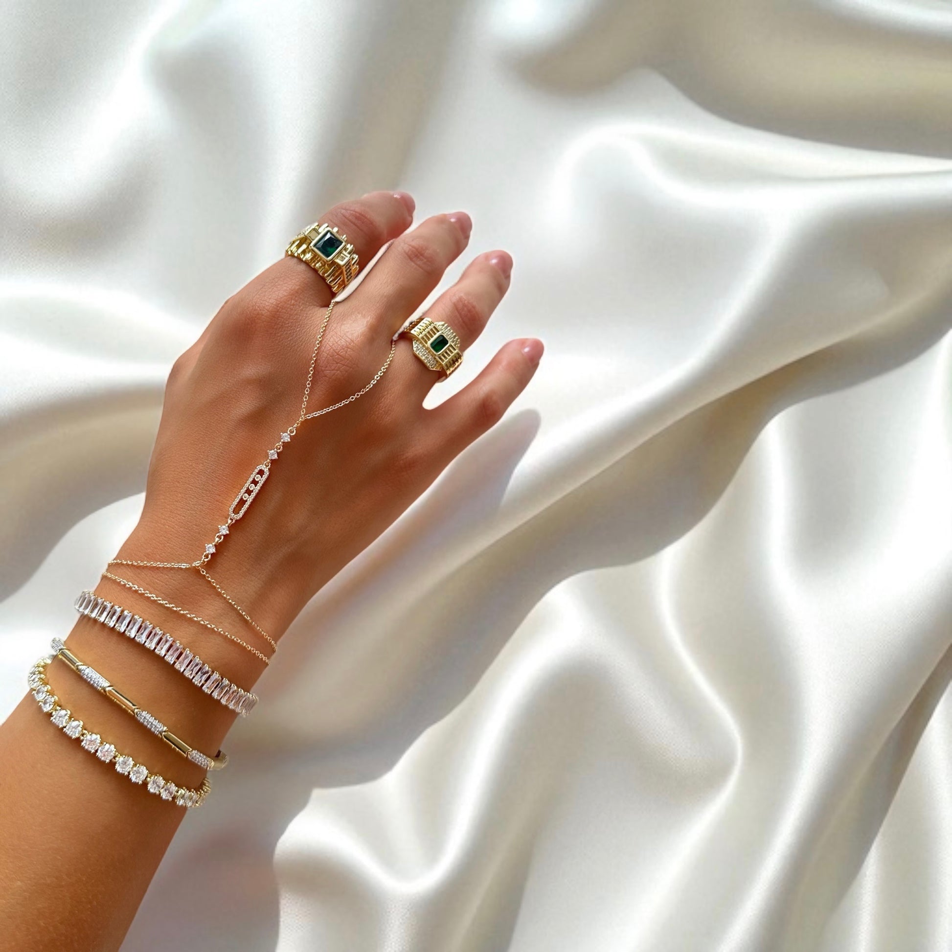 Üç taş detaylı şahmeran