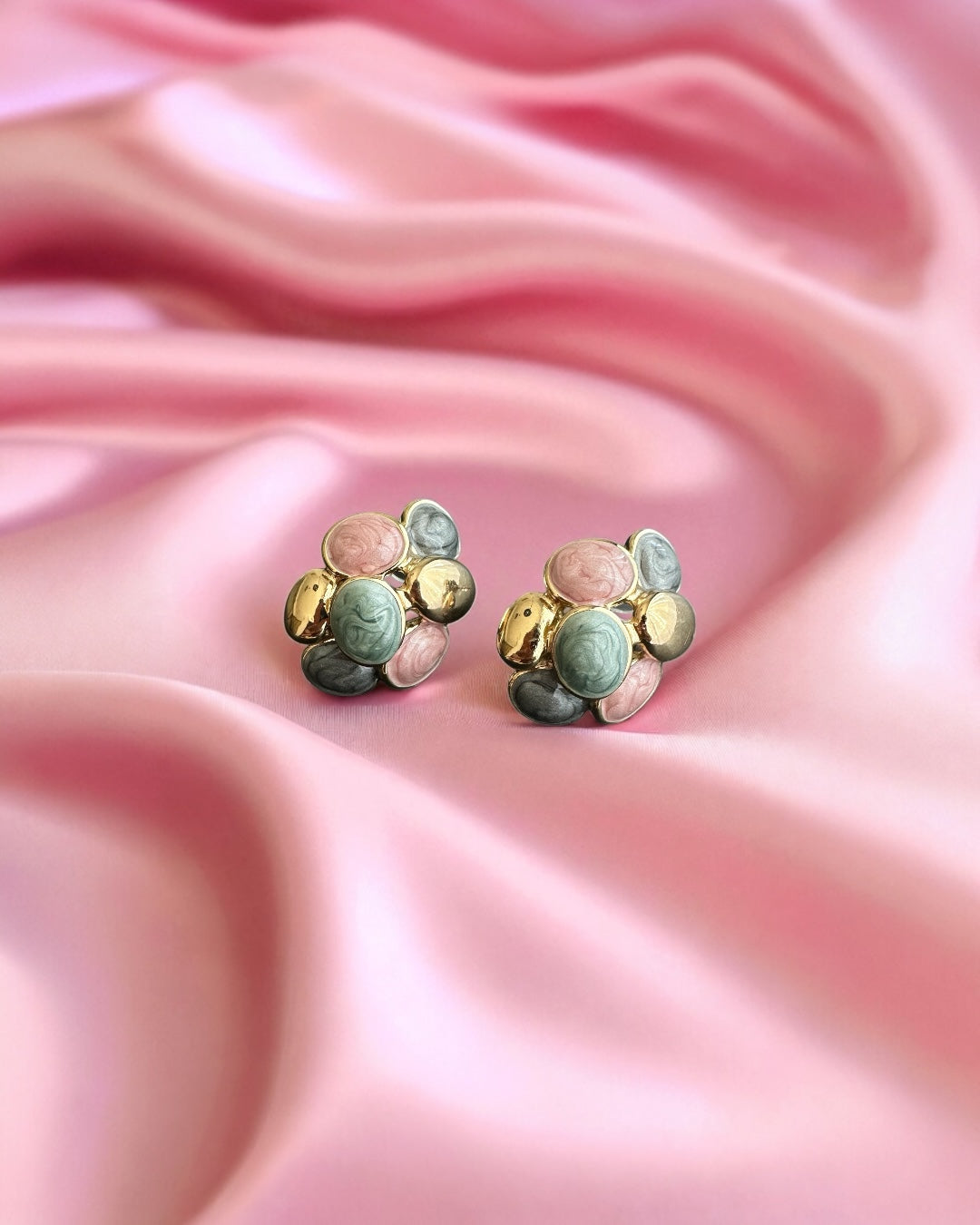 Renkli tş detaylı küpe ✨