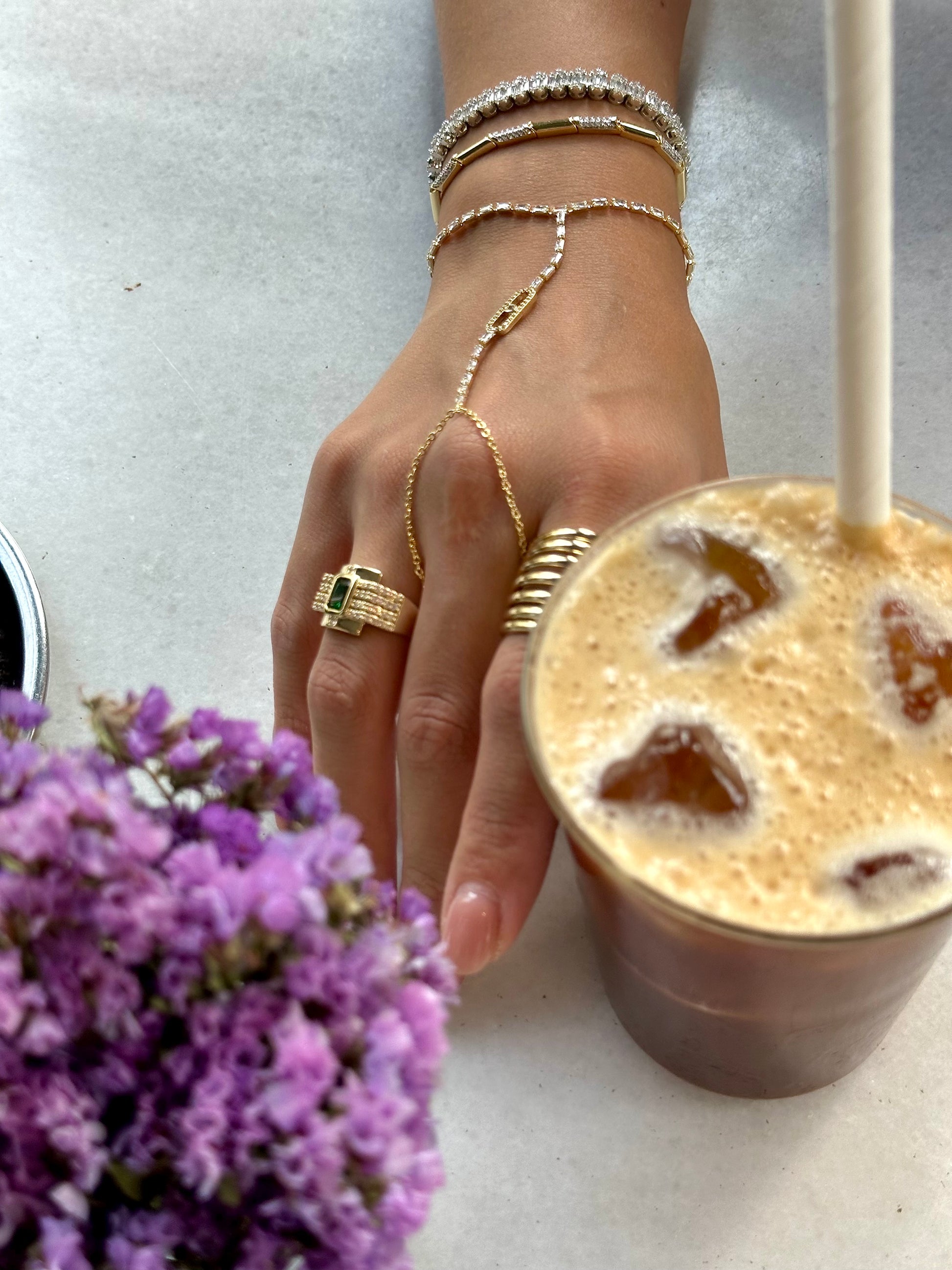 Gold, taş detaylı bileğe göre ayarlanabilir şahmeran