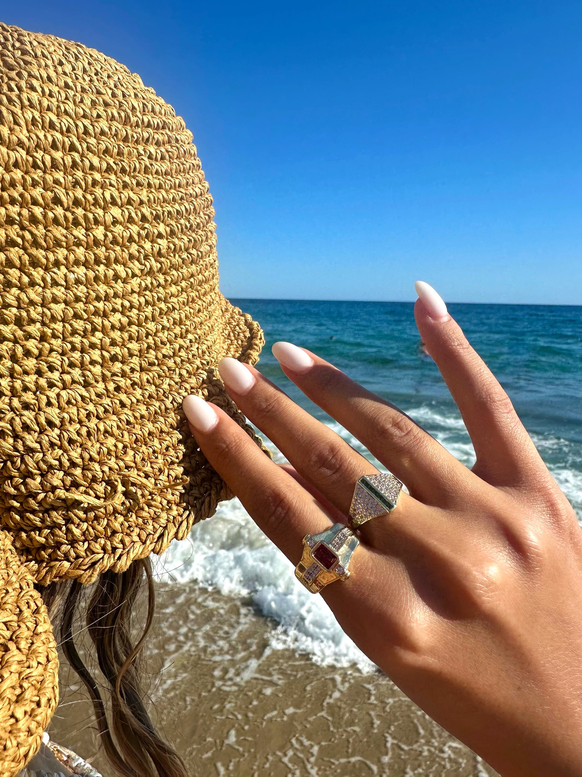 Yeşil taşlı gold yüzük ✨