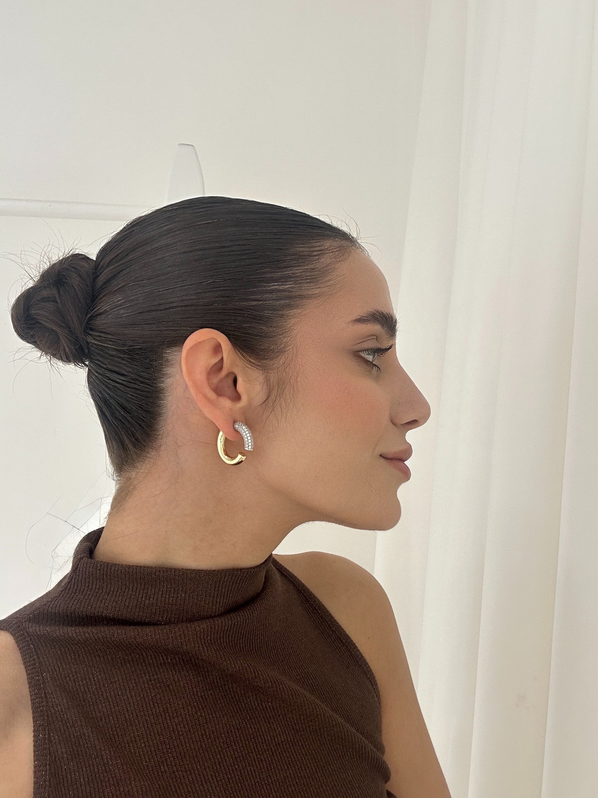 Gold ve gümüş taş detaylı halka küpe ✨