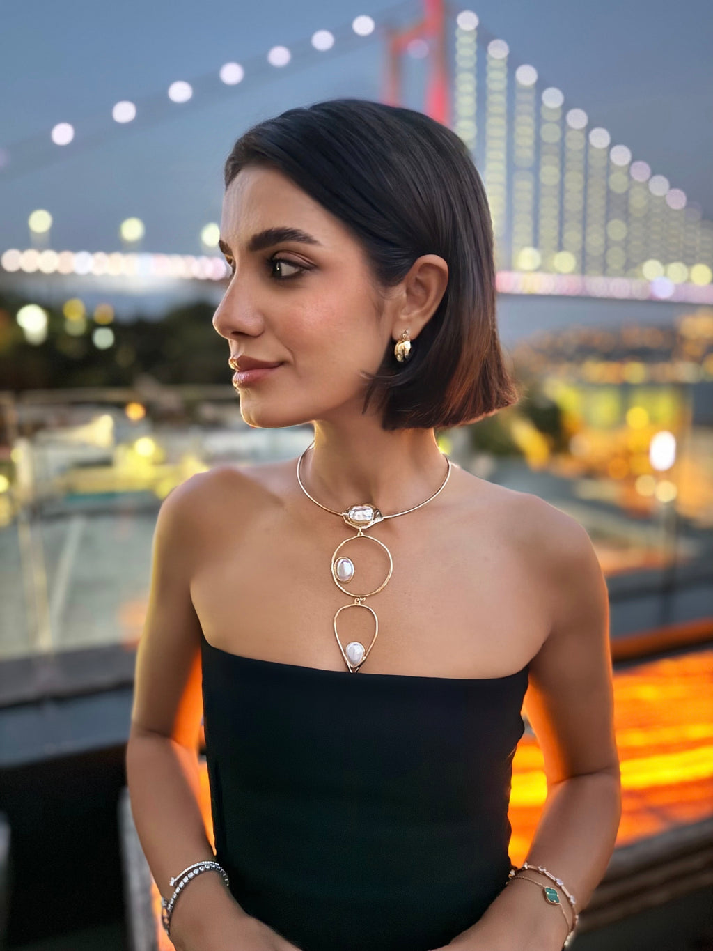 İnci detaylı geometrik kolye