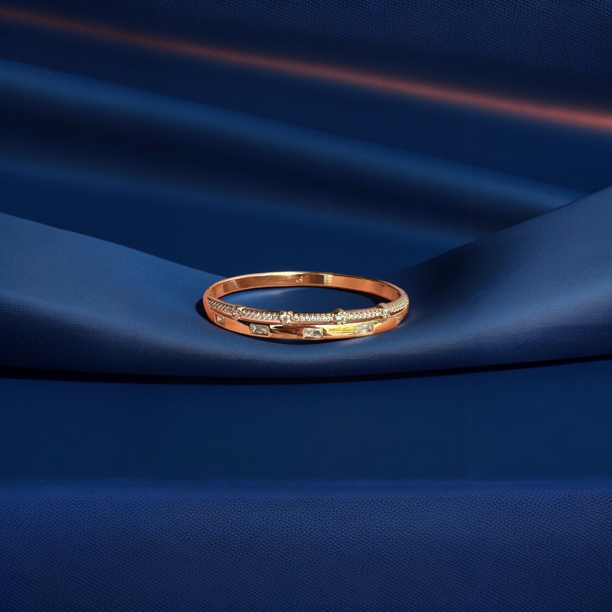 Taş detaylı kelepçe bileklik ✨